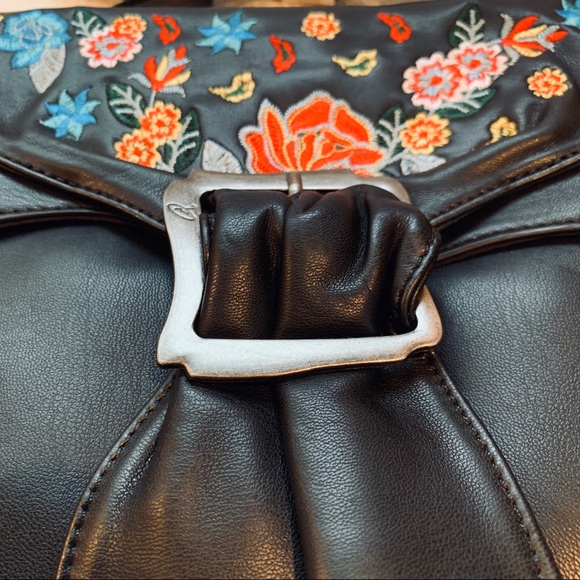 Bags 2 for $15! Lola embroidered clutch NWT - Picture 6 of 8